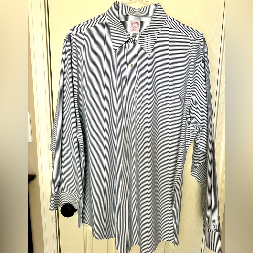 BROOKS BROTHERS Navy & White Pin Stripes Button Down 17.5-4/5 Regular Fit